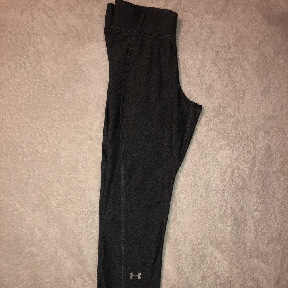 Gray Under Armour Cropped Leggings